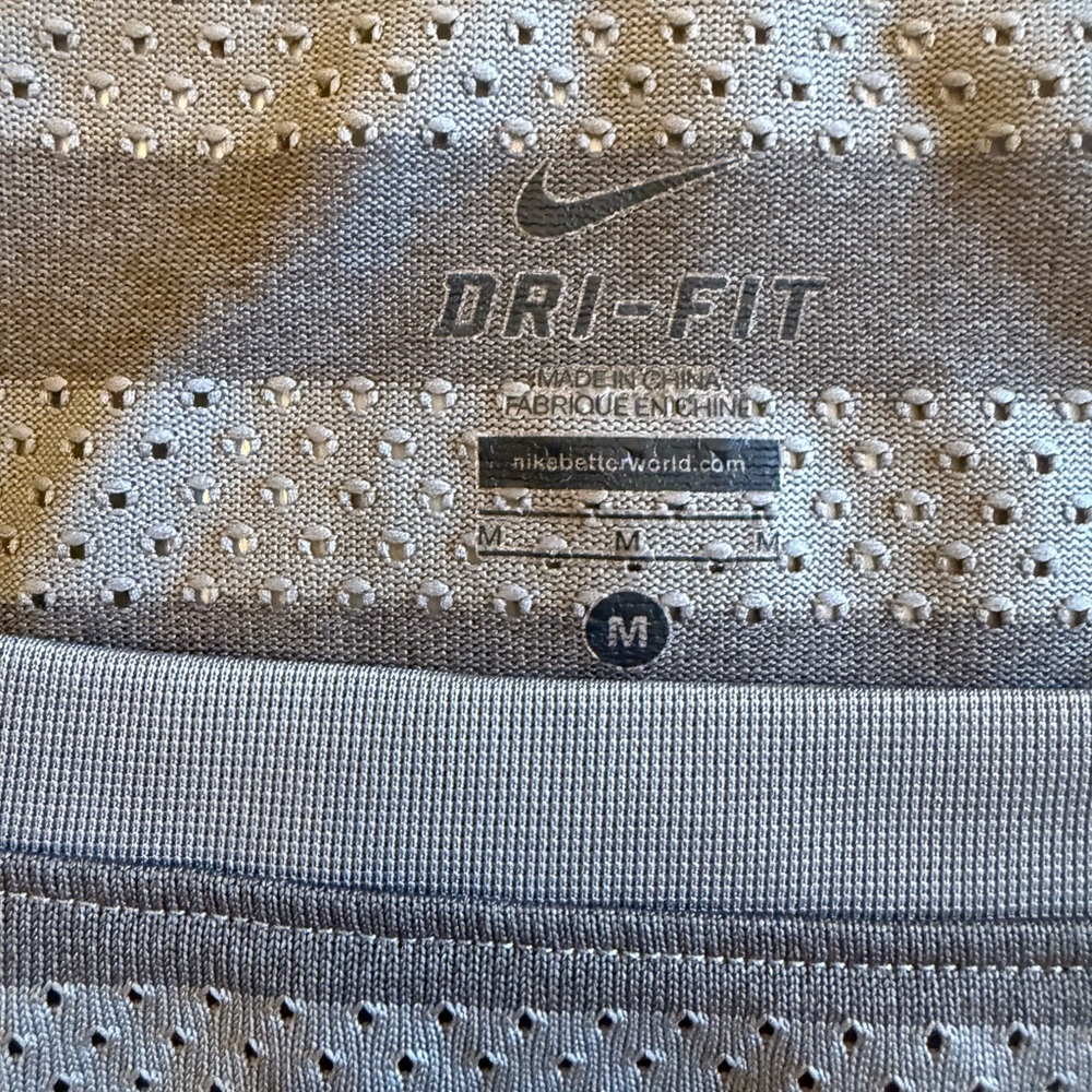 Nike Dri-Fit Mesh Crewneck Shirt Grey striped Medium Athleisure - Picture 2 of 6